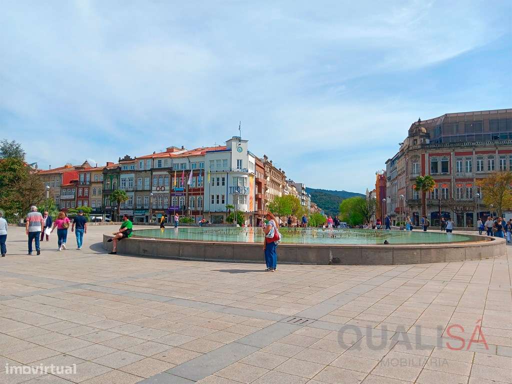 Apartamento T1 com varanda em prédio novo no centro histórico de Braga-23