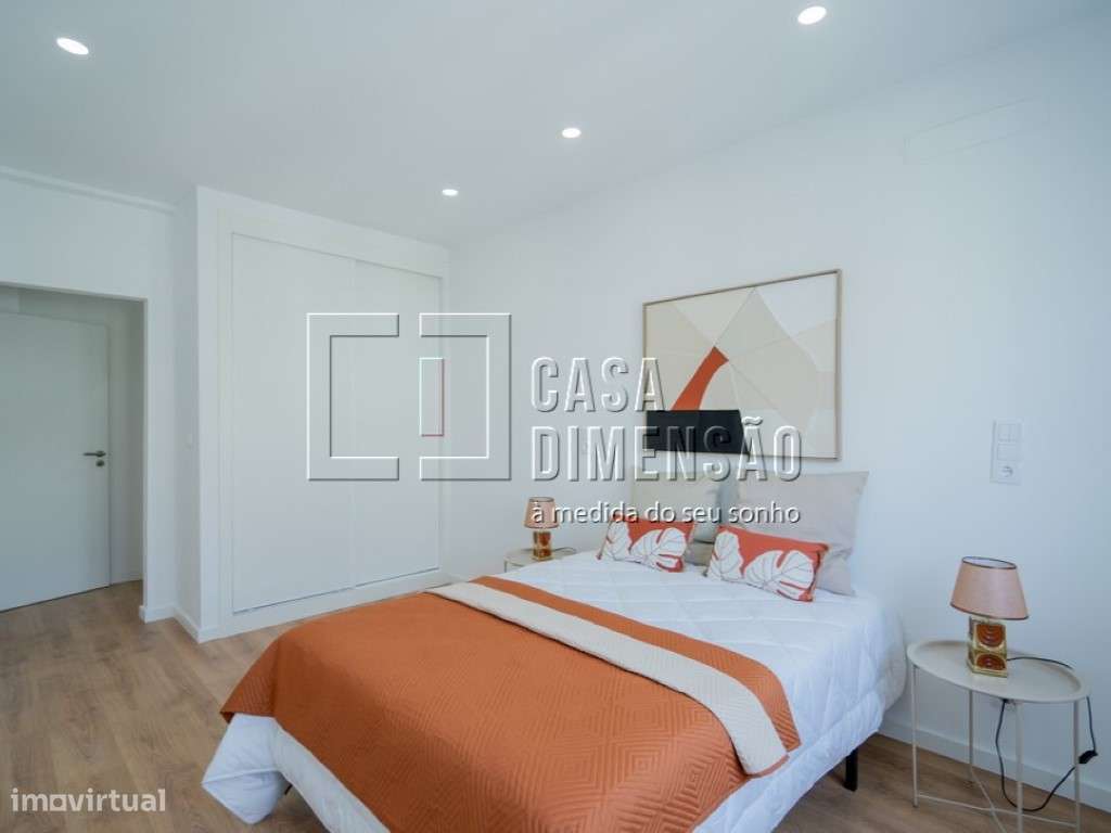 Apartamento T3 em Benfica com arrecadação, Totalmente Mobilado e Pr...-26