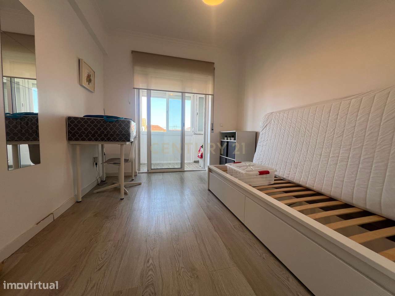 Apartamento T4 Remodelado no Coração do Feijó - Grande imagem: 4/23