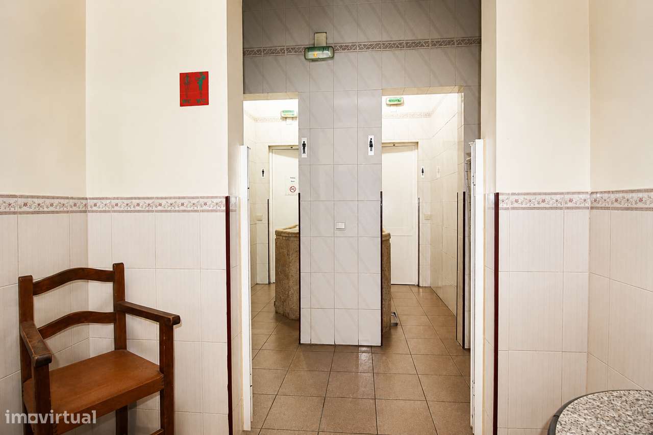 Loja, 582 m², Riachos-5
