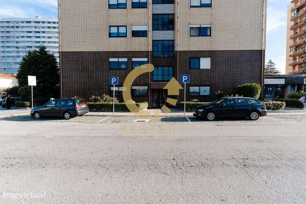 T2 - Parcialmente Renovado - Localização Premium - Vila Nova de Gaia-19