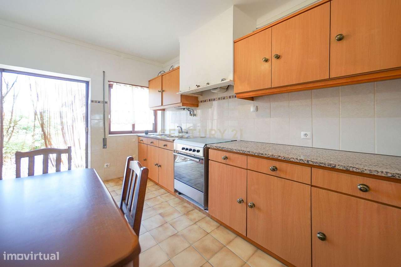 Moradia T4+4, com anexos e com terreno, na Senhora da Encarnação, Figu - Grande imagem: 2/39