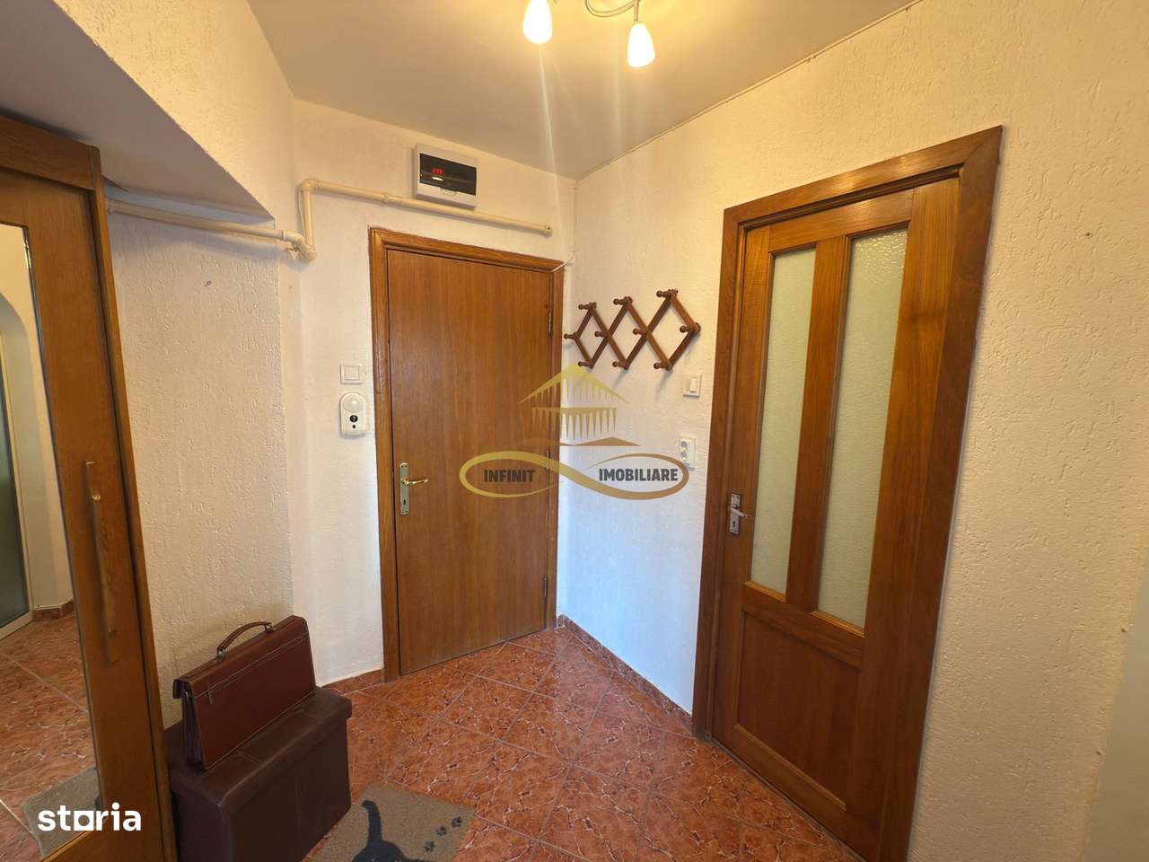Garsoniera de vanzare langa parcul catedralei Bacau-2