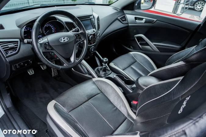 Hyundai Veloster 1.6 T-GDI Executive - 24