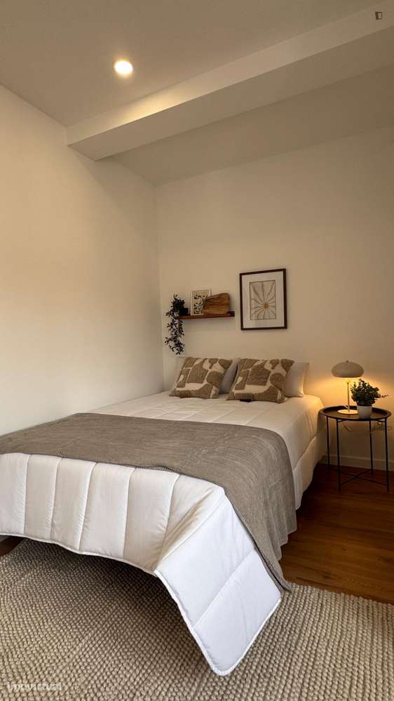 Quarto - localizado em Alta Universitária Coimbra - Grande imagem: 2/5