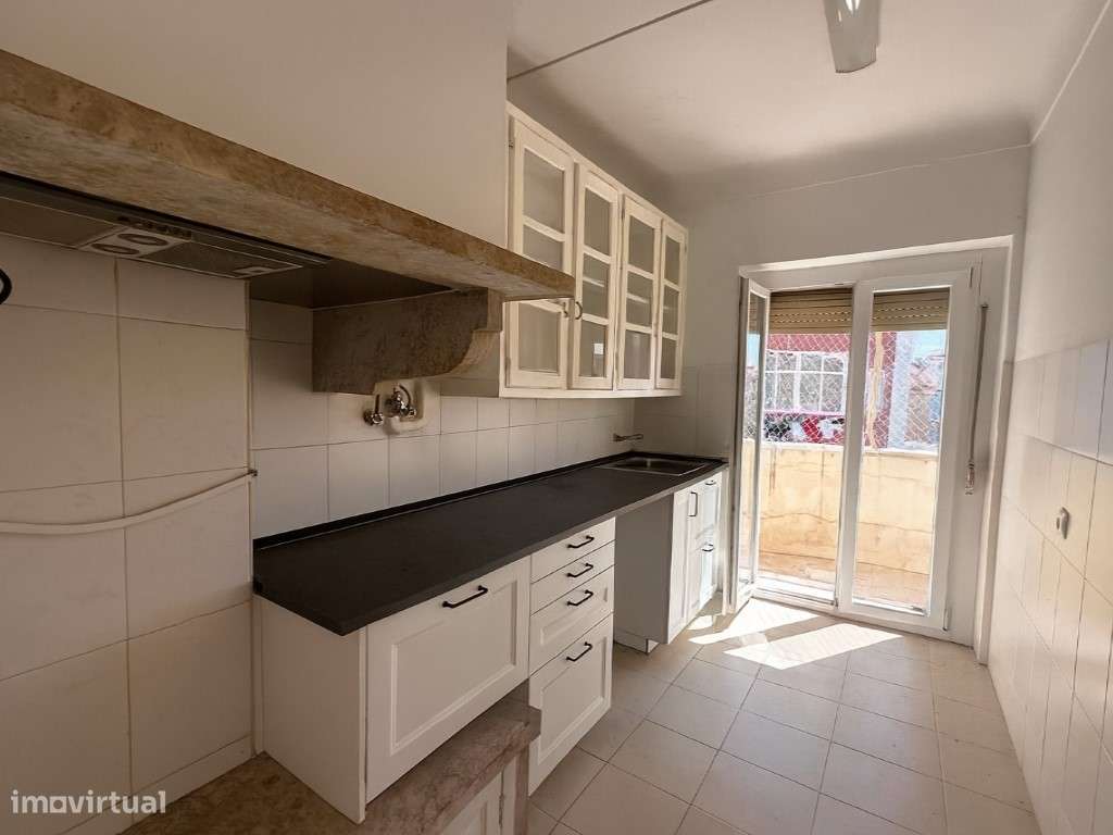 Apartamento T1 no Alto de São João - Grande imagem: 1/20