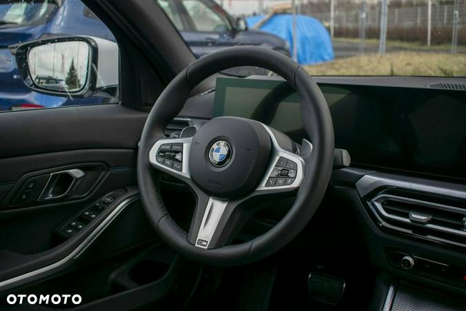 BMW Seria 3 320i xDrive - 21