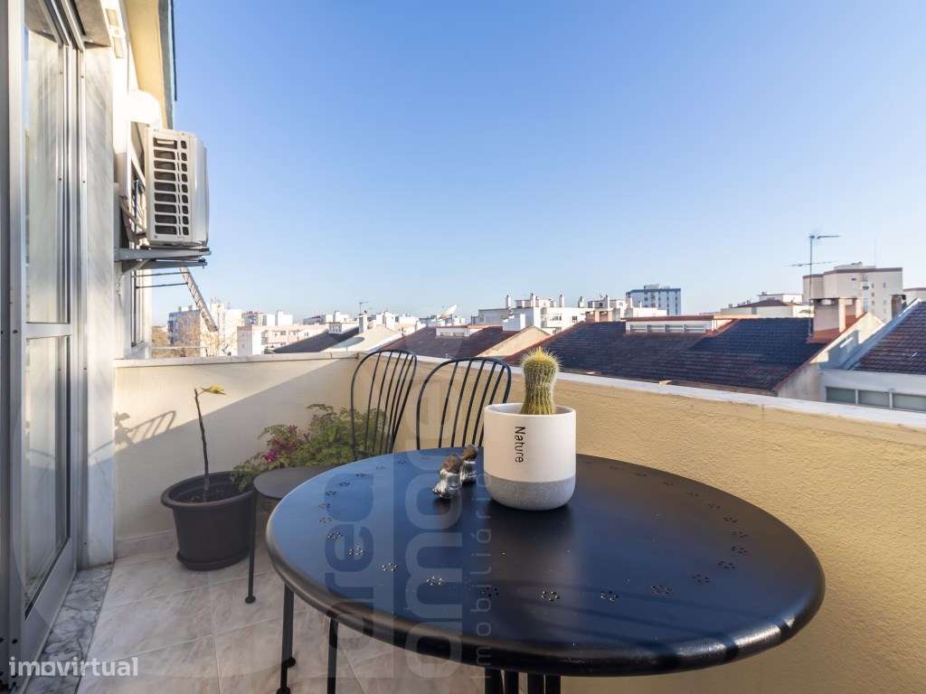 Apartamento T3 em Corroios | 105 m² | Totalmente Remodelado | Junto... - Grande imagem: 5/25