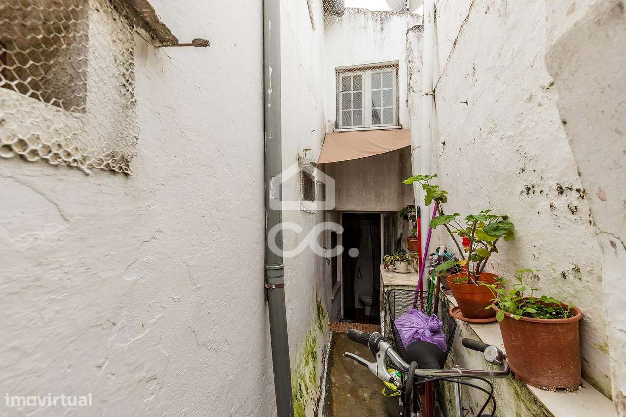 Moradia T2 com Saguão no Centro Histórico de Évora-12