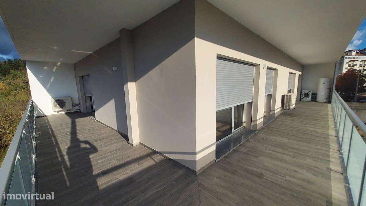 Apartamento T3 novo C/ box- Leiria-20