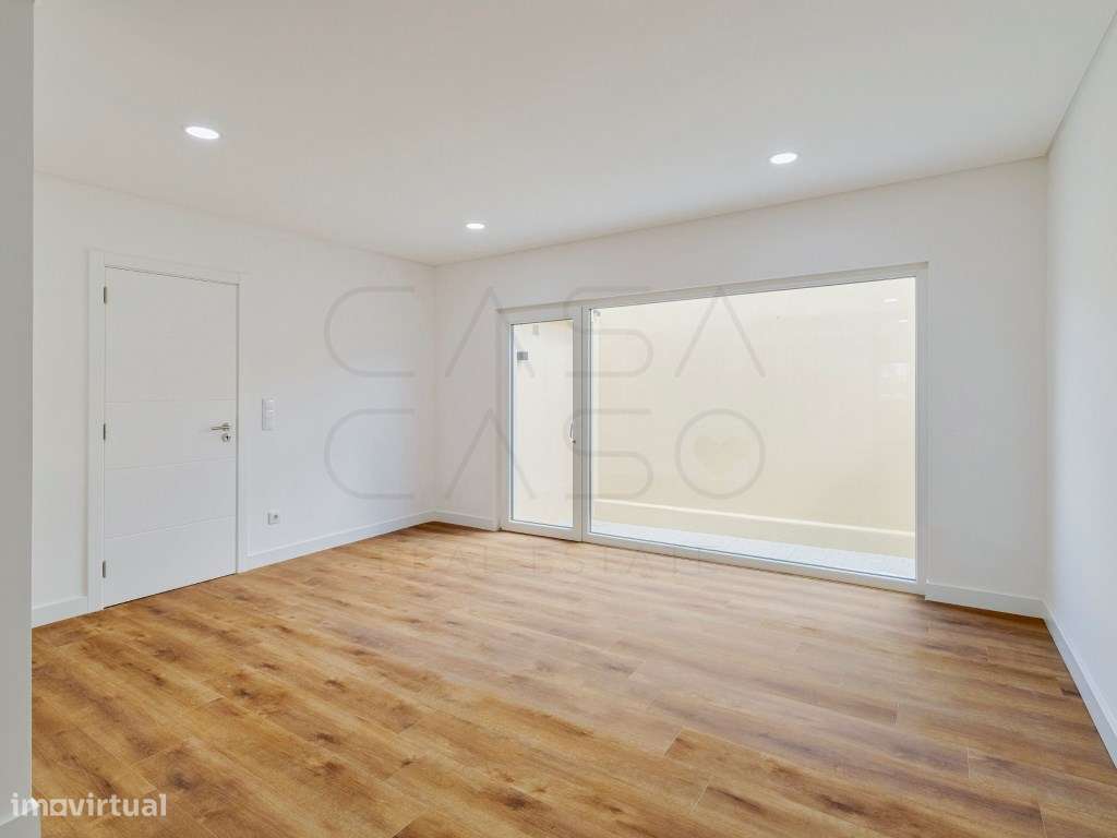 NOVO - Moradia de T4+2 no Bairro da Conceição-3