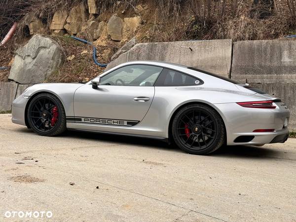 Porsche 911 Carrera GTS PDK - 3