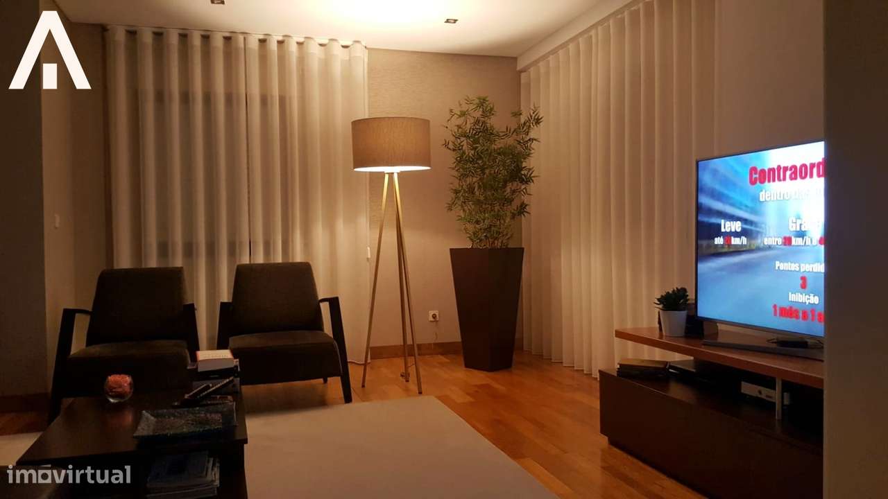 Cobertura T4 Duplex com terraços e duas garagens-9