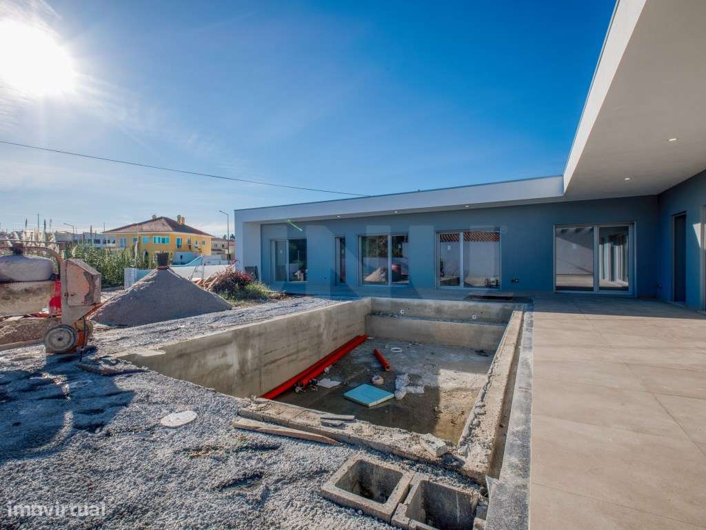 Moradia T4, para venda, em Nadadouro, Caldas da Rainha - Grande imagem: 4/16