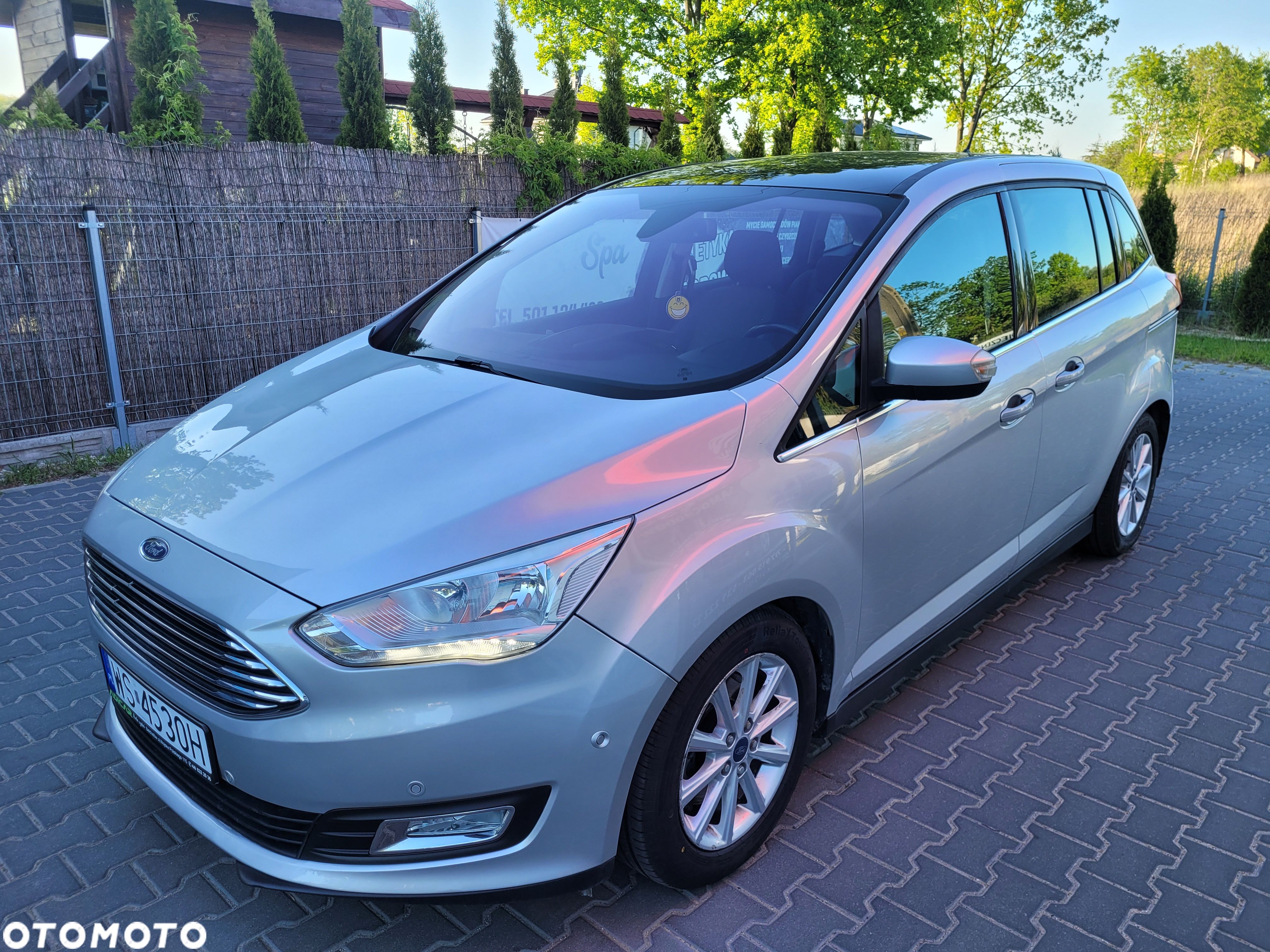 Ford Grand C-MAX - 1