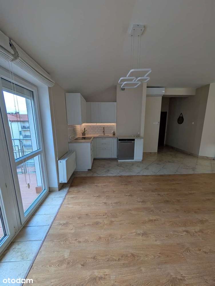 Atrakcyjne z halą garażową i komórką-3