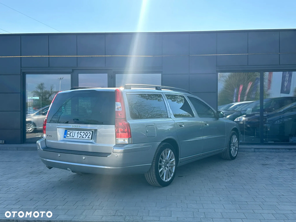 Volvo V70 2.4D Momentum - 17