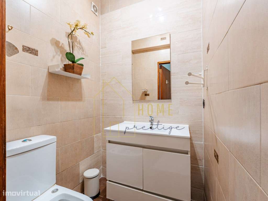 T3 convertido em T4 com Elevador | Junto ao Metro da Reboleira-18