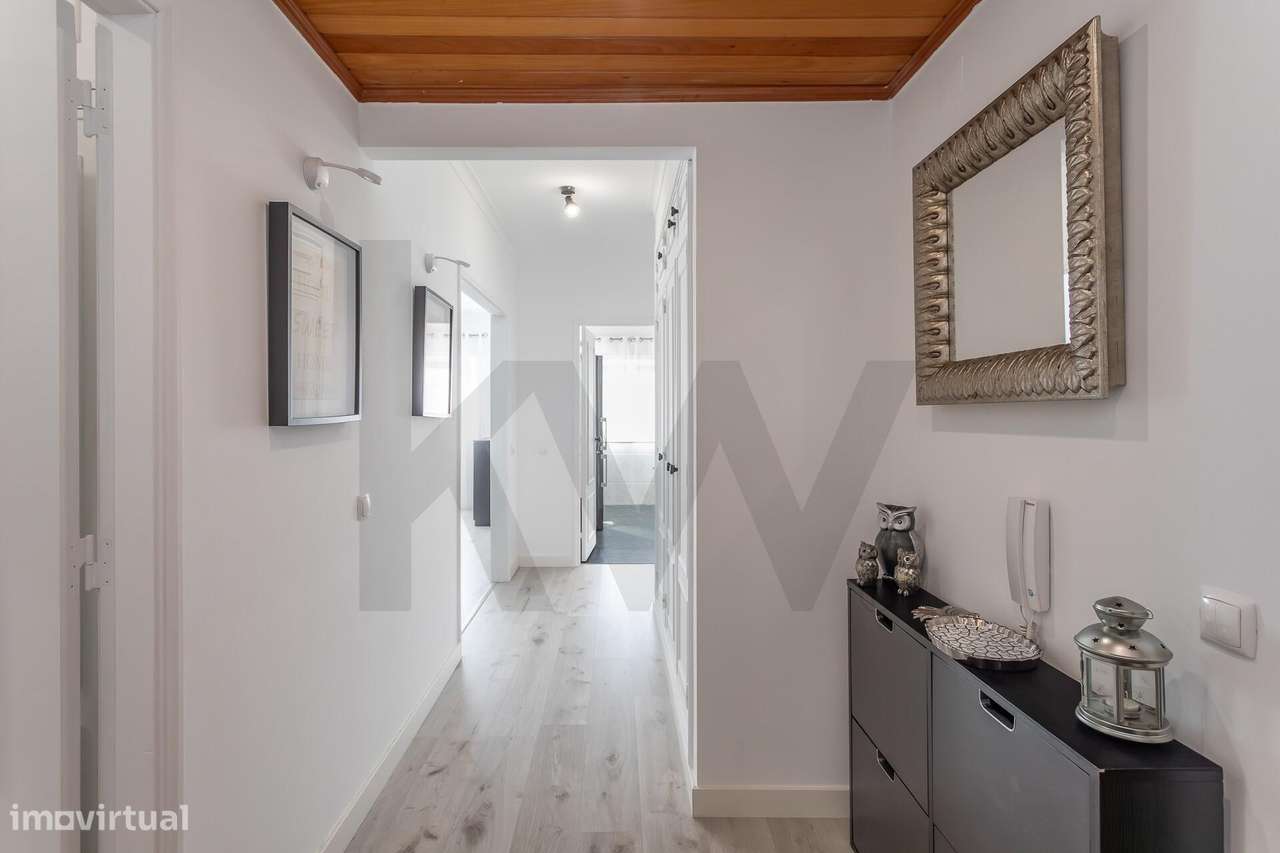 O Seu Novo Refúgio na Avenida de Fitares : T2 renovado e cheio de sol-7