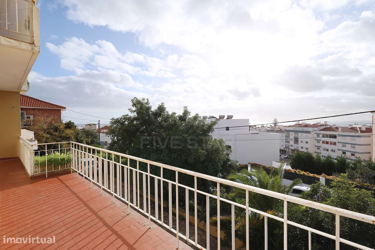 T4 Duplex - Parede - Vista Mar - Varanda - Garagem - Para Renovação-24