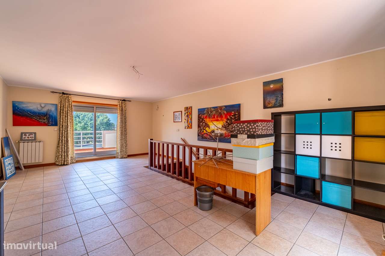 Magnifica Moradia T4 - Aldeamento privado com duas piscinas na Maia-38