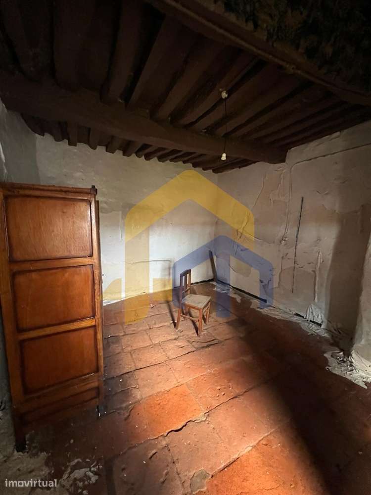 Prédio T5,  zona histórica de Estremoz, junto à Pousada Rainha Santa I-6