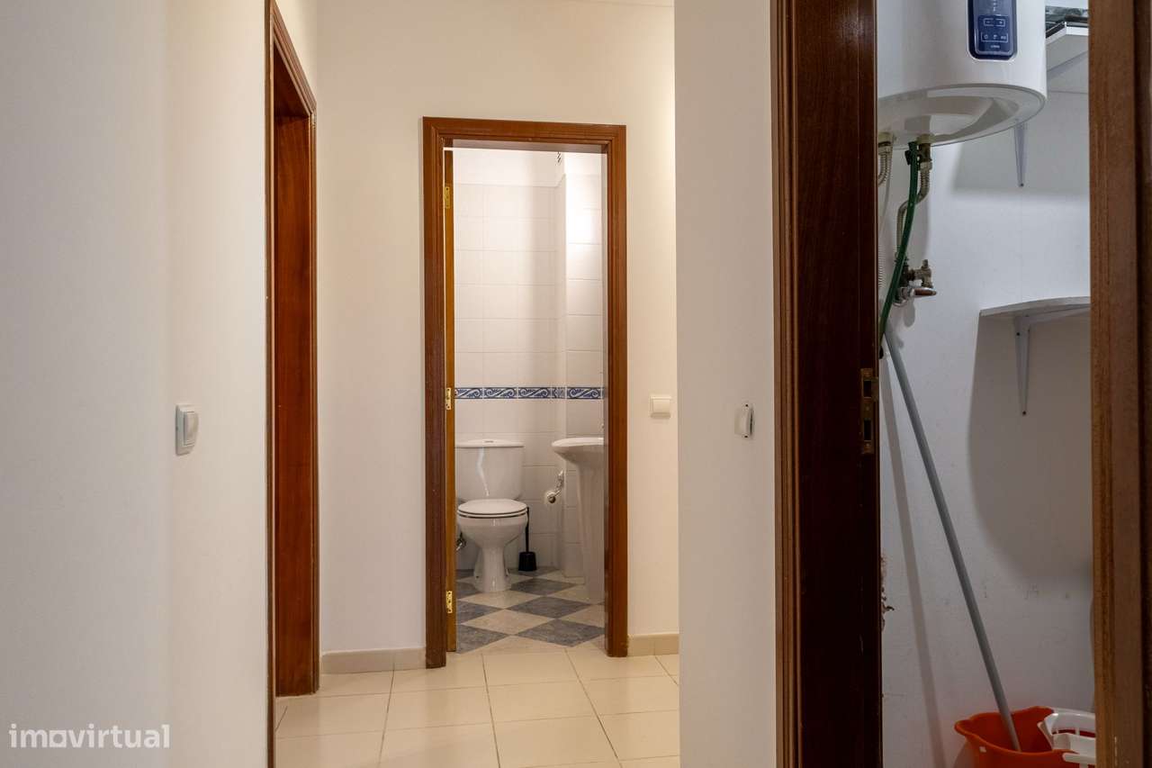 Apartamento T2 Espaçoso em Armação de Pêra com Garagem!-19