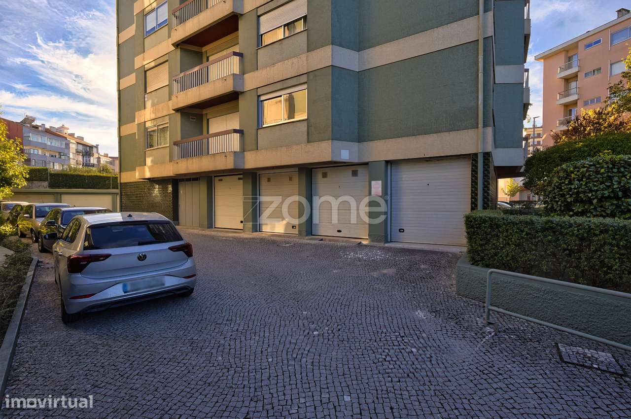 Apartamento T3 com garagem na Praça Dr.Francisco Sá Carneiro, Porto - Grande imagem: 5/34