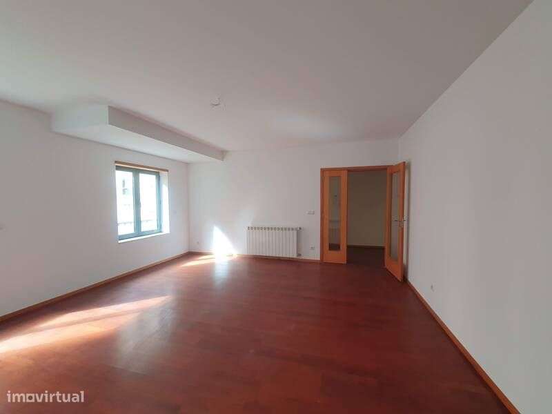 Apartamento T2 em Oliveira do Douro - Grande imagem: 3/15