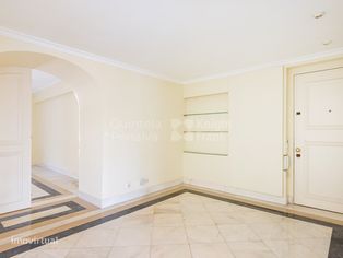 Apartamento T2 com garagem para arrendamento no Monte Estoril - Grande imagem: 3/23