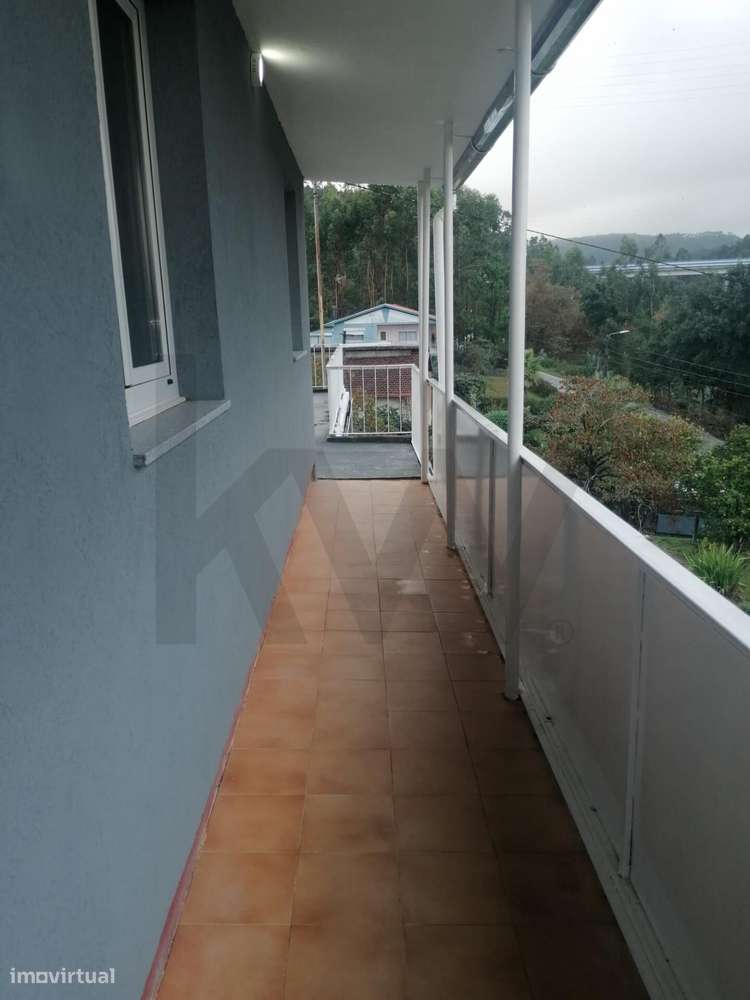 Moradia individual T3 para arrendar com terreno em Macieira de Sarnes - Grande imagem: 4/38