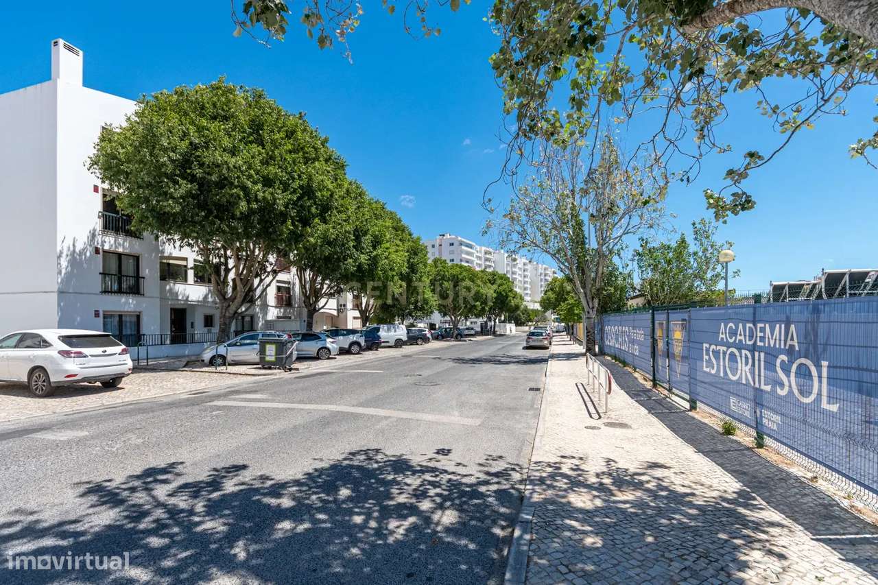 T3 Totalmente Renovado no Estoril – Conforto, Modernidade e Qualidade-29