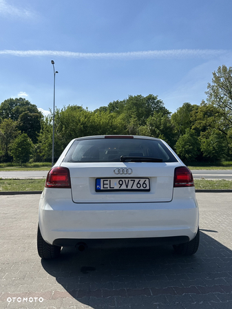 Audi A3 1.6 Ambiente - 17