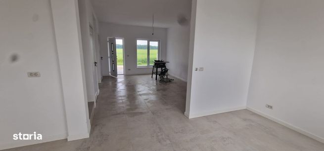 Casă finisată în Vladimirescu 154 mp teren 343 mp, vedere spre pădure-1