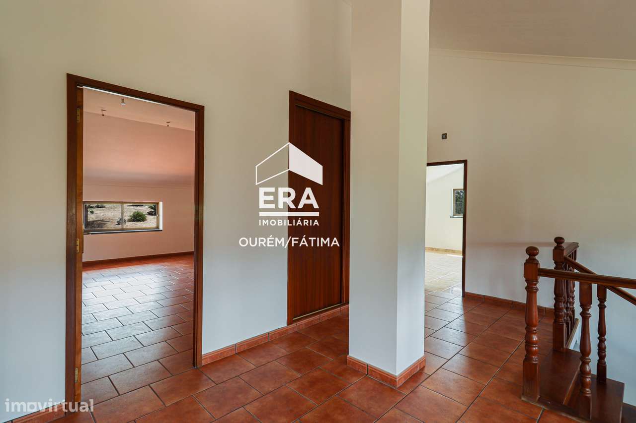 Moradia T5 no Olival, Ourém-36