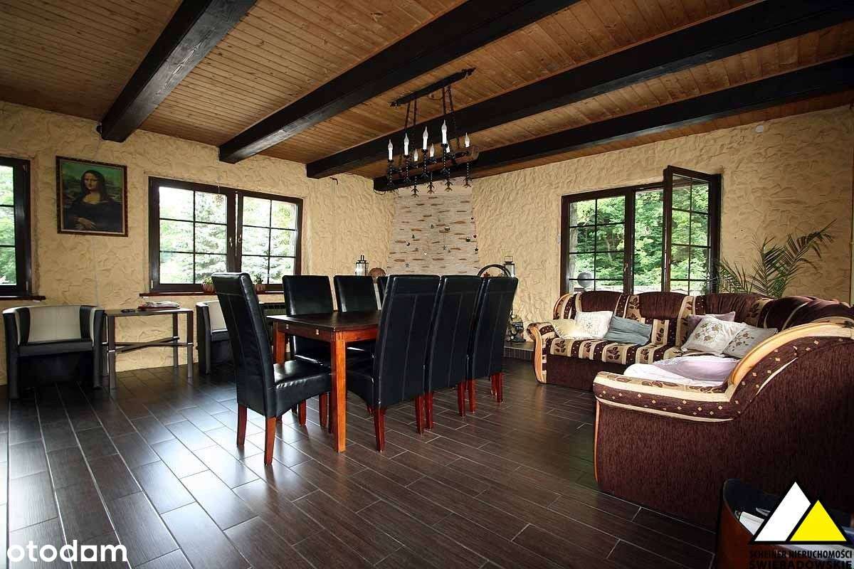 Dom z pokojami do wynajęcia i sklepem.-10