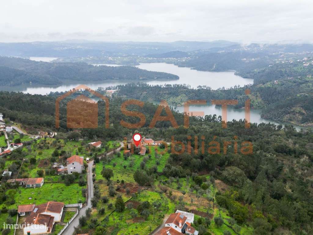 Moradia para recuperar, junto ao Rio - Grande imagem: 3/26