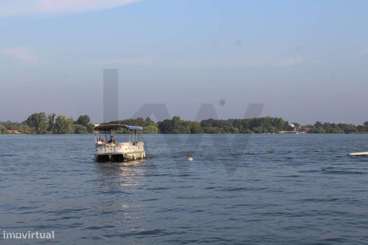 Terreno Urbano em Pontével: Construa o seu Refúgio às Portas de Valada - Grande imagem: 2/9