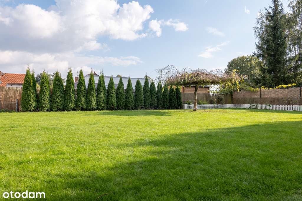 Funkcjonalny dom z garażem i ogrodem!-16