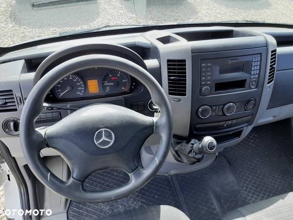 Mercedes-Benz Sprinter - 12