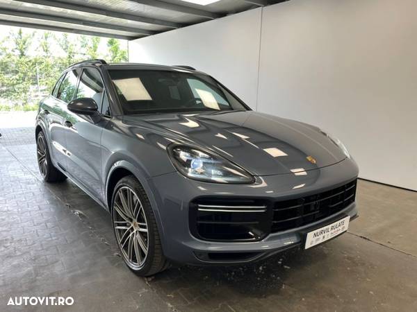 Porsche Cayenne Turbo - 11