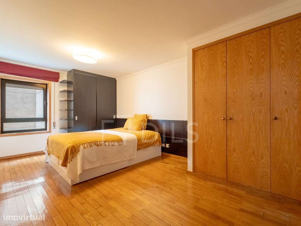 Apartamento T3 mobilado e com varanda, na Foz do Douro - Grande imagem: 4/42