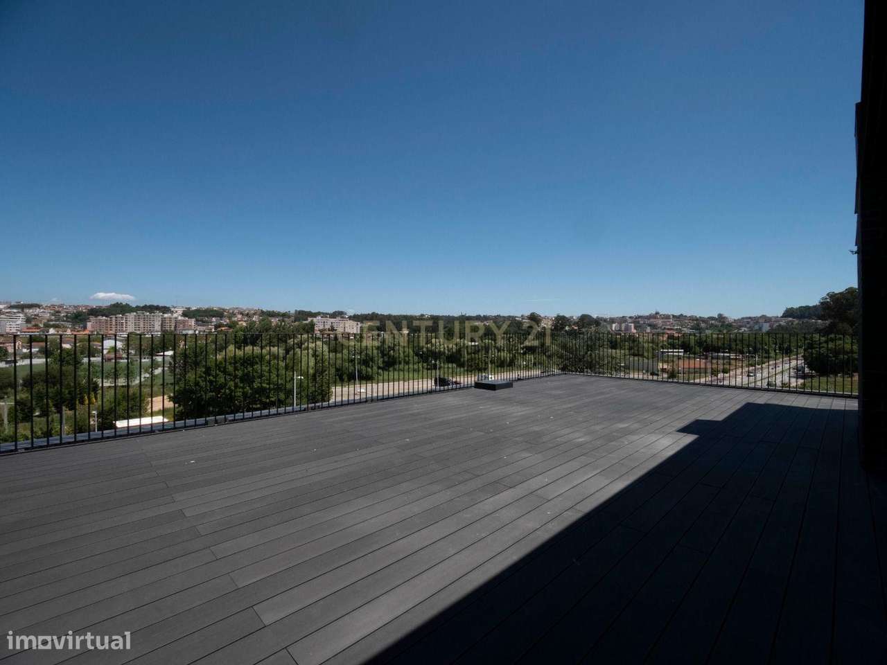 Apartamento T3 Novo com Rooftop de 75m² e Vistas Panorâmicas – Fânzere-29