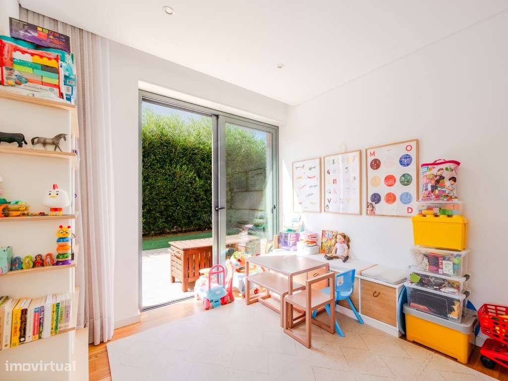 Moradia T8 c/Piscina | Queijas-22