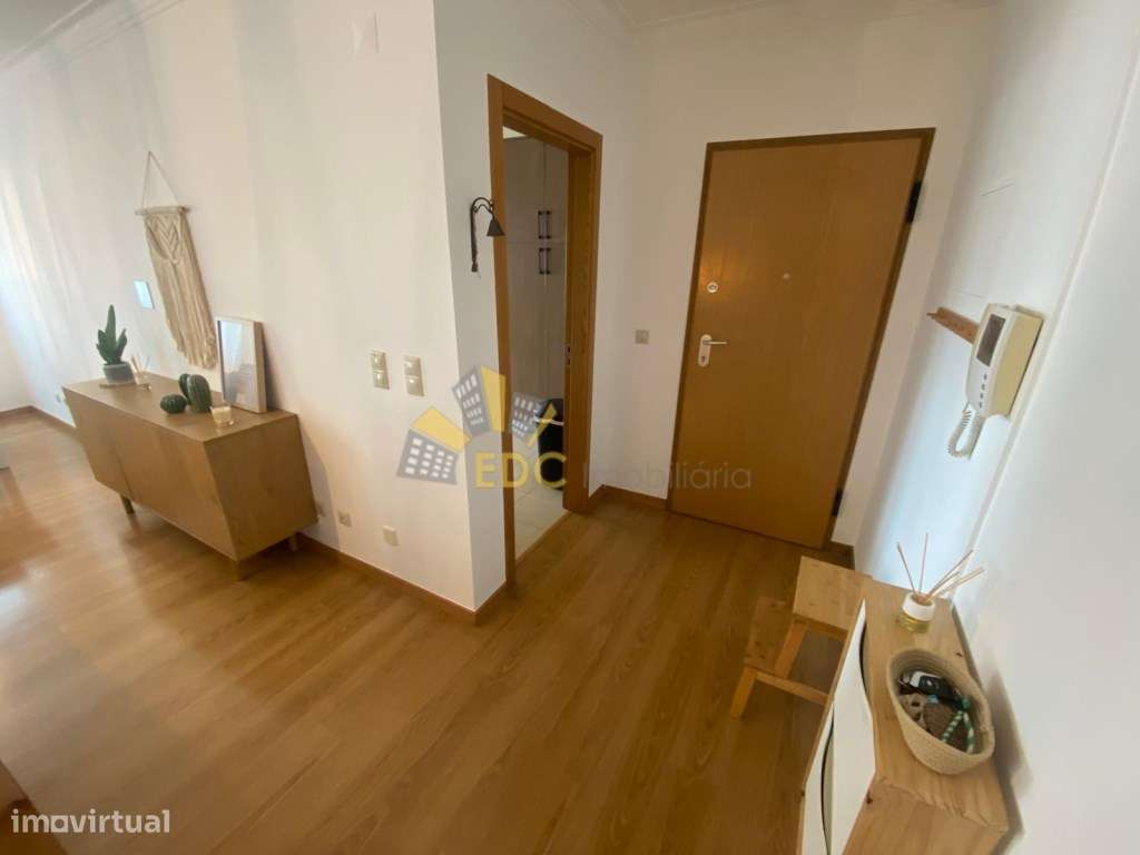 Apartamento Duplex T2+1 com Parqueamento, Arrecadação e Varanda | E...-11