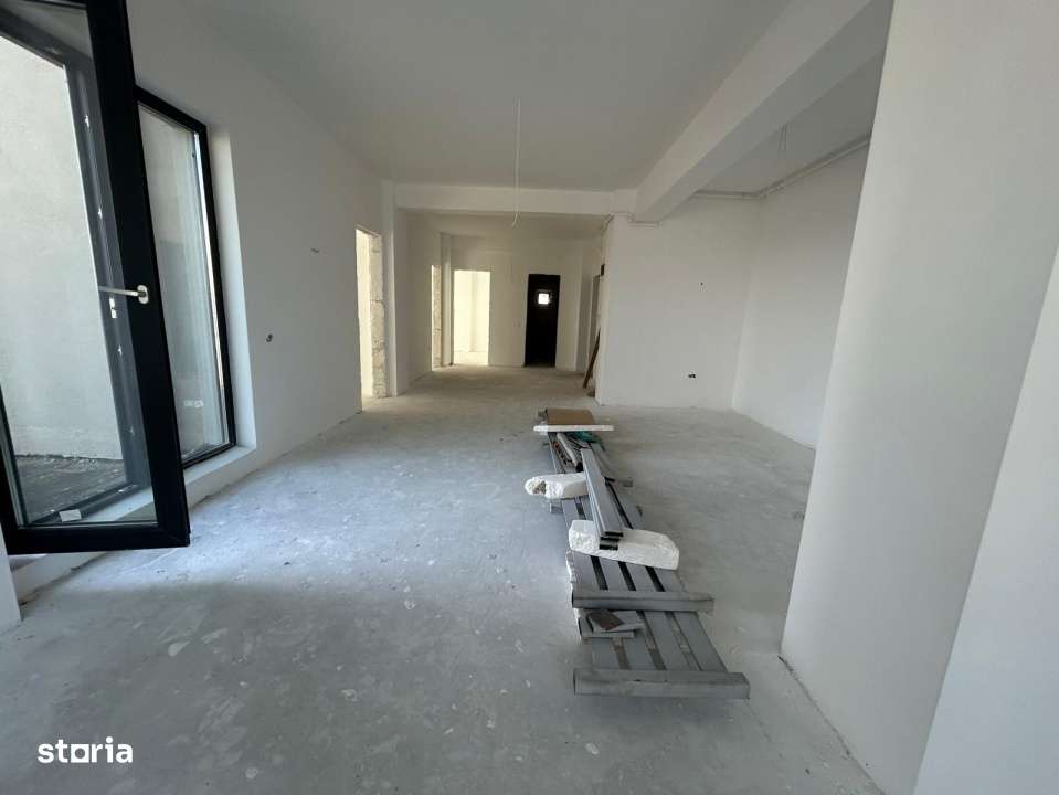 Apartament 4 camere penthouse cu terasa vedere panoramica lac Siutghio - Imagine principală: 5/9