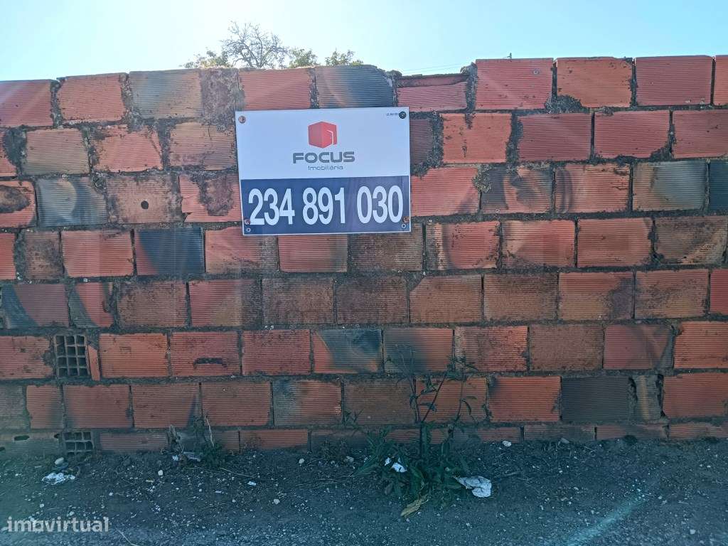 Lote de terreno próximo ao hospital privado - Oiã-0