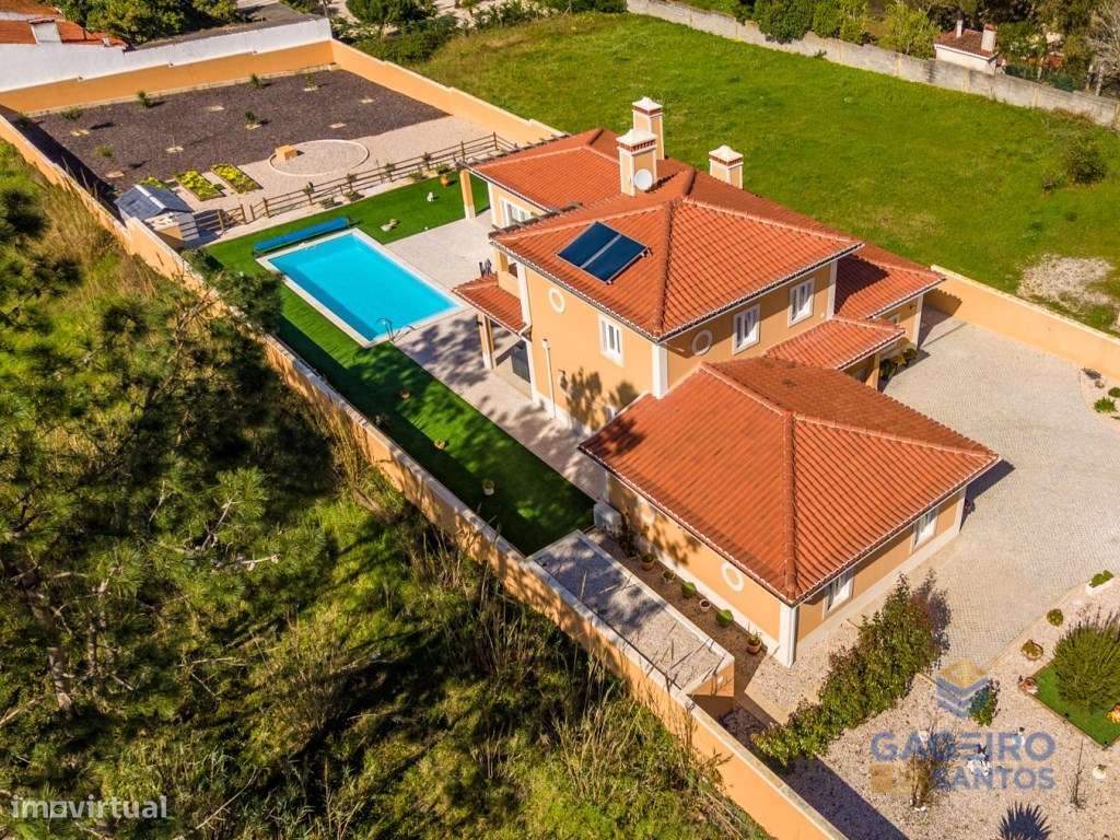 Moradia de estilo tradicional T4-37