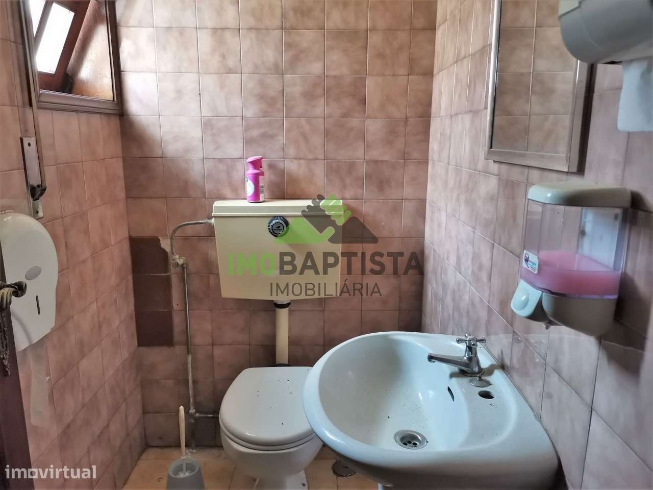 Loja com 168 m2 em Fiães-11