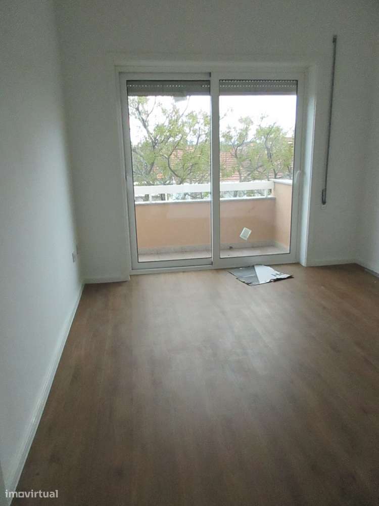 T3 Aguas Santas, Corim com garagem box-11